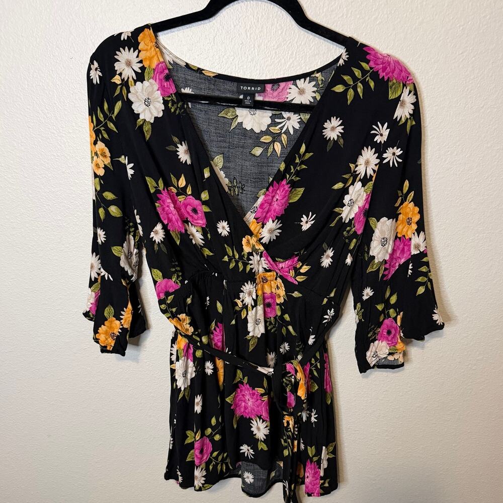 Torrid Floral Wrap Top Black and Pink Size 0 (Large)